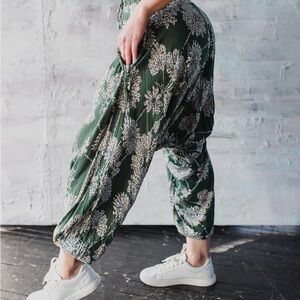 Buddha Pants Savannah Harem Pants Flower Dandelion Size XS